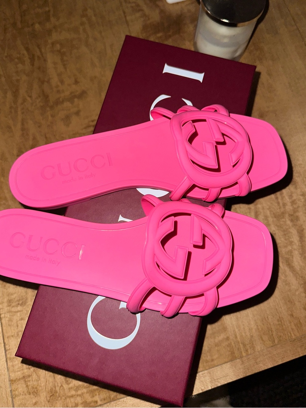 100% Gucci Pink Rubber GG Slide Sandals - Picture 8 of 8